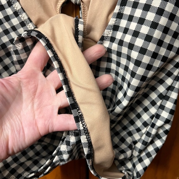 Old Navy size M Swimsuit - Picture 5 of 7